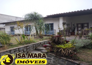 Casa a venda próxima do centro de Miguel Pereira